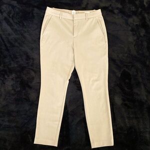 GAP Signature fit Size 8 Khaki